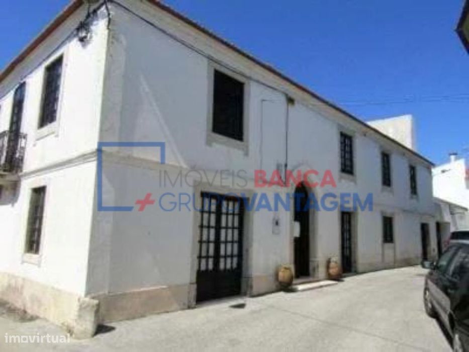 Charmosa Casa  T5 Com Espaço Exterior E Garagem, Verride