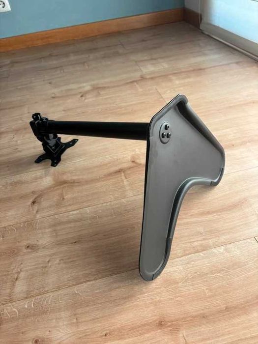 Suporte de mesa articulado para monitor