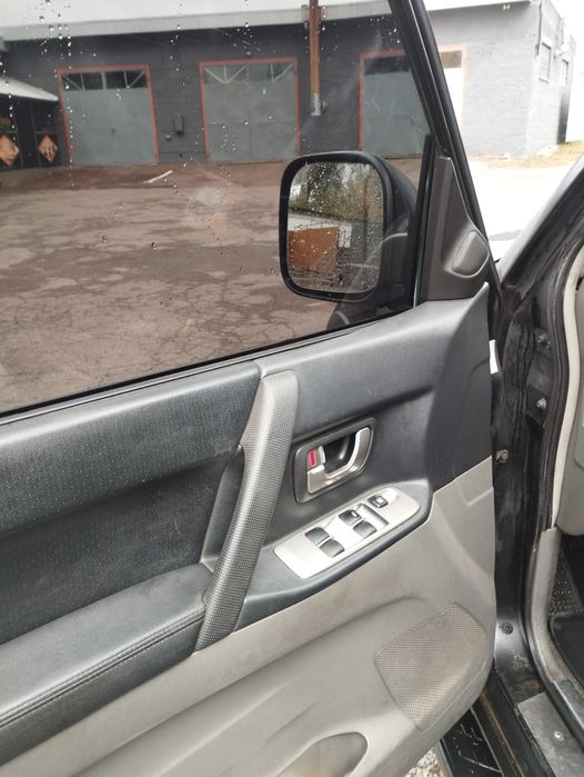 Mitsubishi pajero wagon 2004 року 3.2 дизель автомат