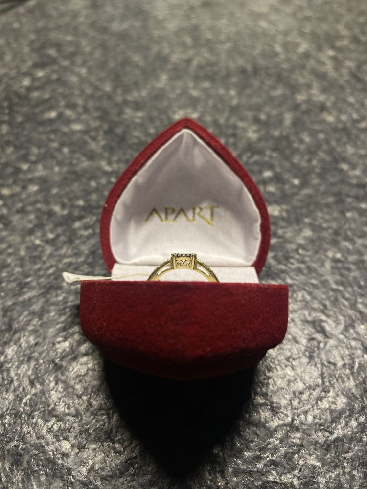 Pierścionek z żółtego złota z diamentami - 0,15 ct - próba 585