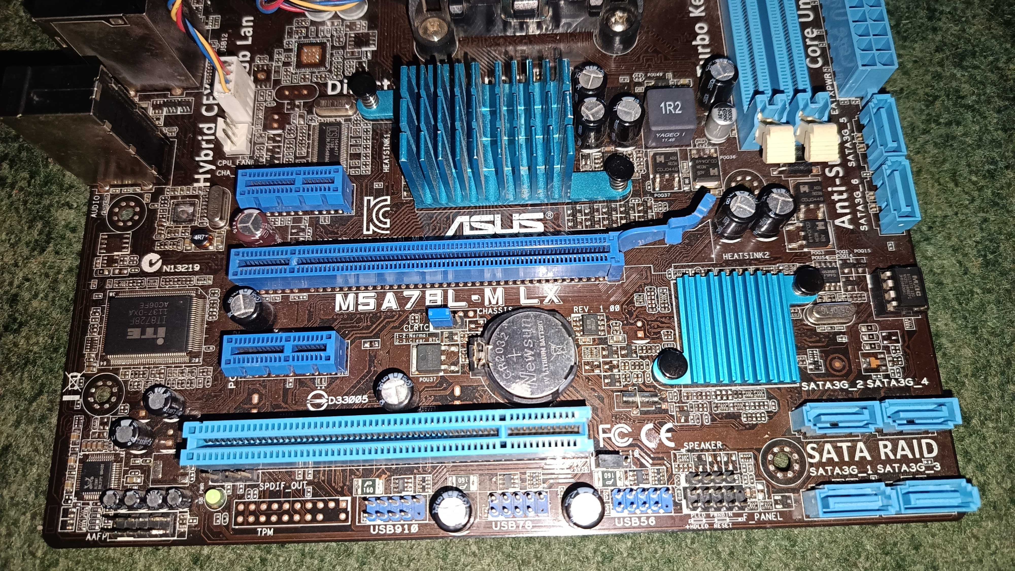 Комплект на сокете AM3+, DDR3, Athlon X2 250