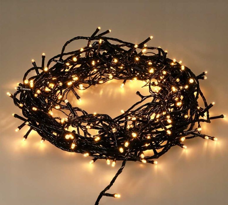 Choinka Sztuczna 220 cm Jak Żywa+ Lampki LED 300Ciepłe
Białe • PREMIUM