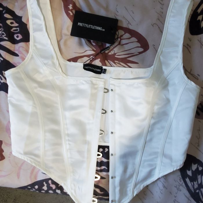 Топ - корсет  Prettylittlething