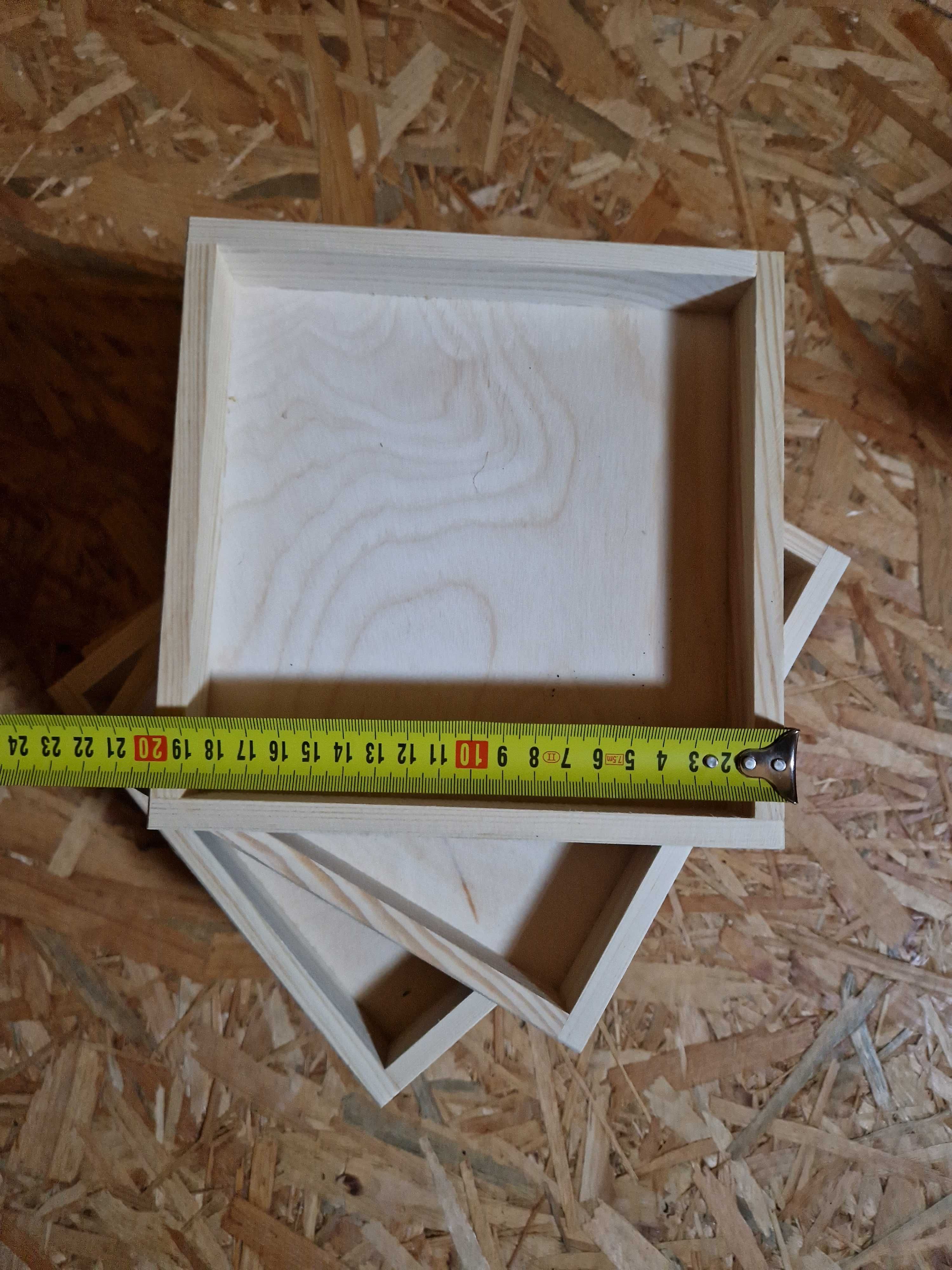 Drewniana tacka / drewniany pojemnik 20× 20 x3 cm