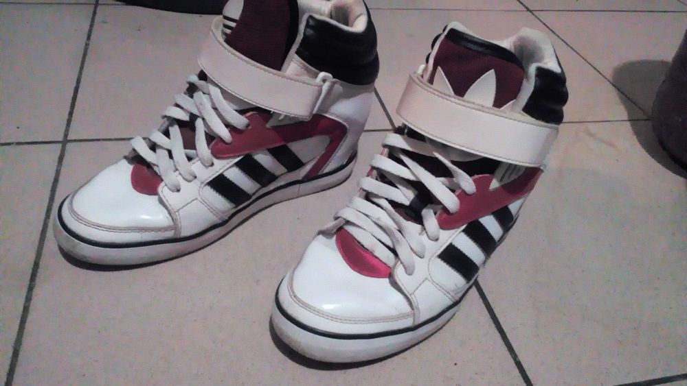 Кроссовки Adidas р.40
