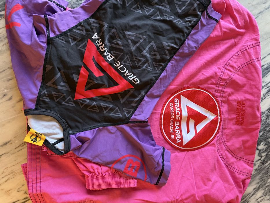 Kimono Jiu-Jitsu Gracie Barra Y6 Rosa + Rash Guard Original