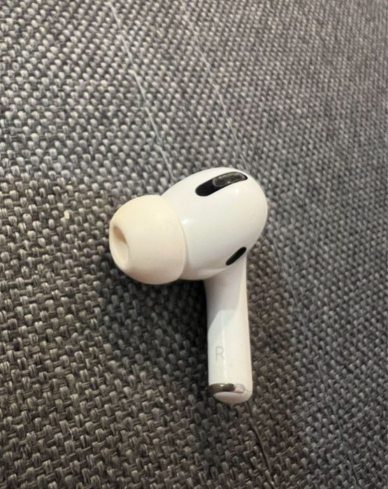 Продам один навушник AIRPODS PRO 1