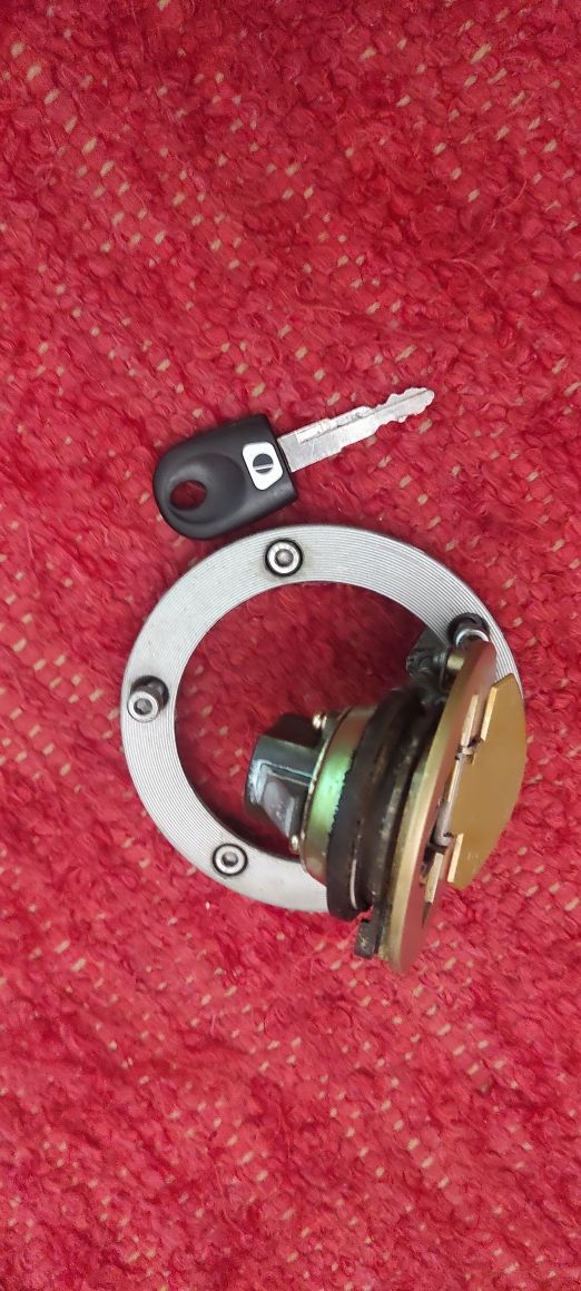 Peças várias pra ducati monster 600, 620, 695, 750, 796, 1100, 900, s2