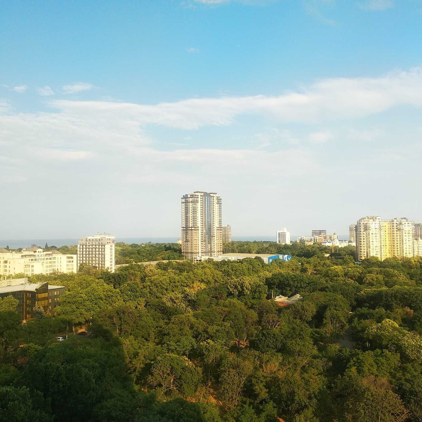 2-ком.   пр. Шевченко/ Шампанский  пер.  с   видом   на  парк  и море!