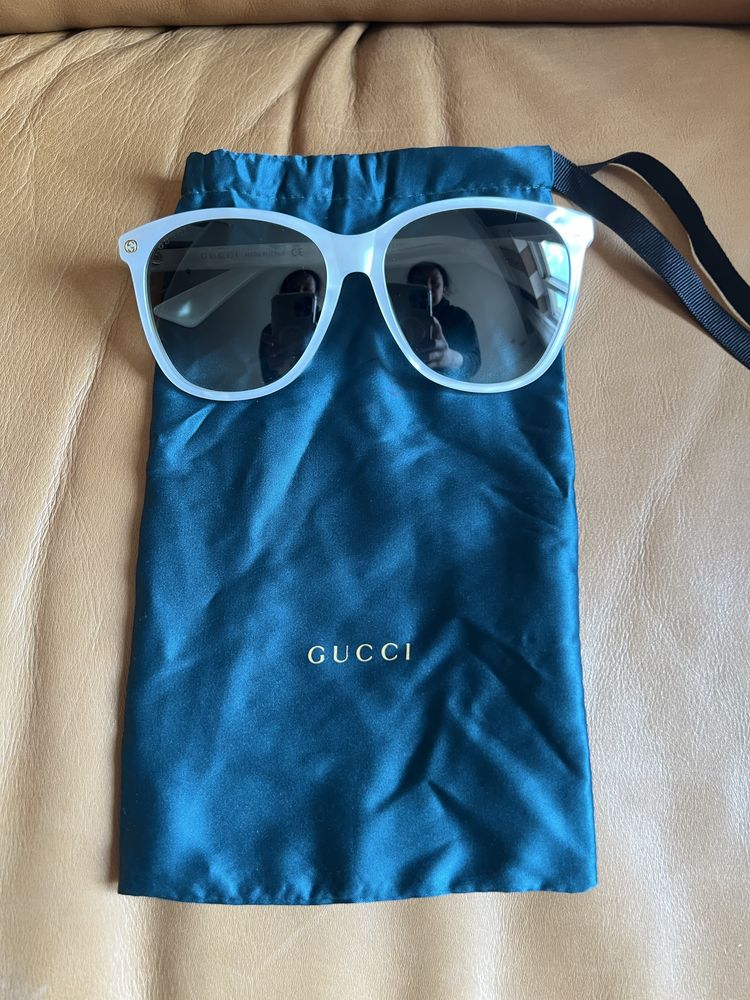 Estou vendendo um cinto LV novo e óculos Gucci novos.