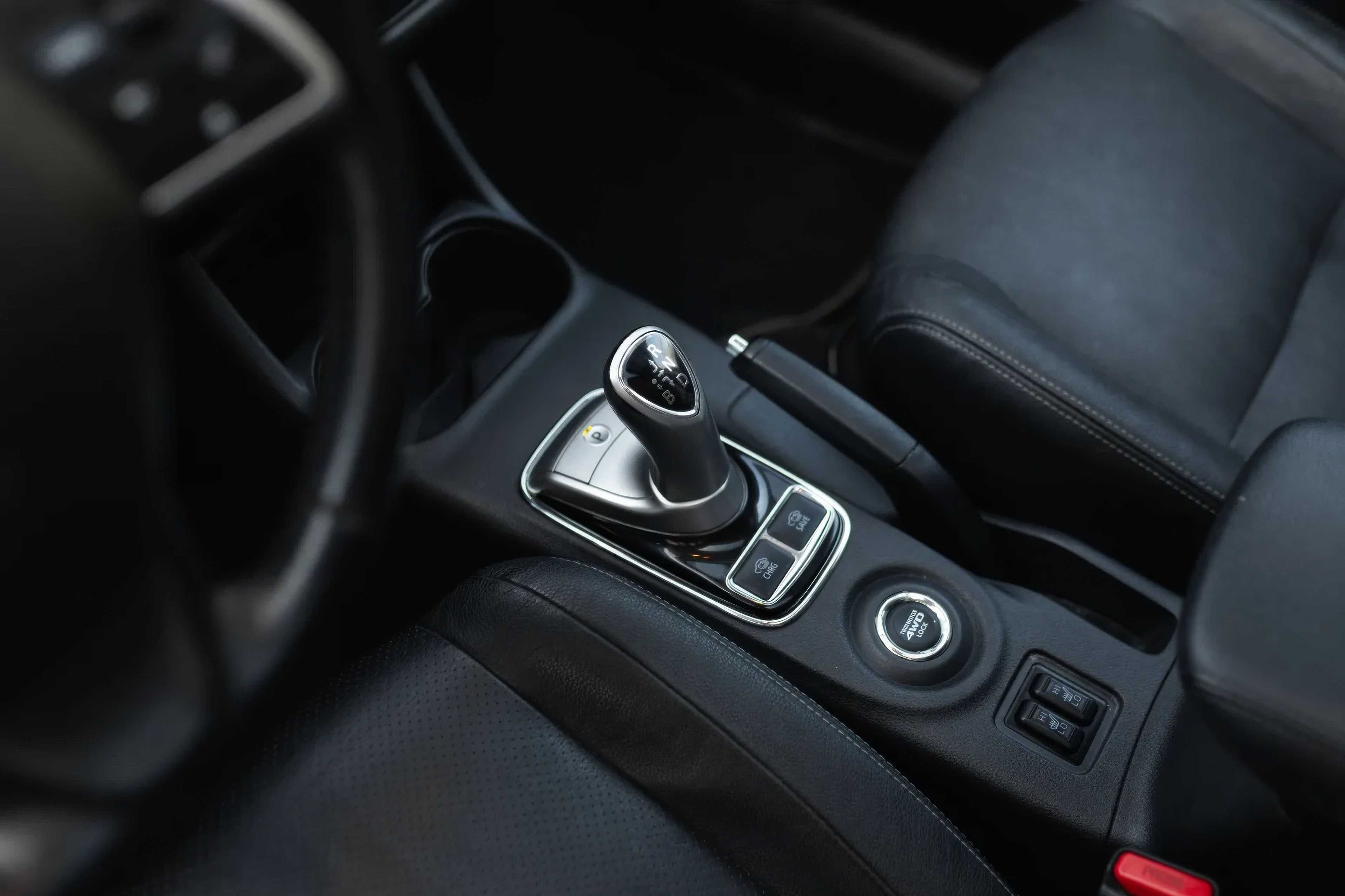 Mitsubishi Outlander PHEV 2015