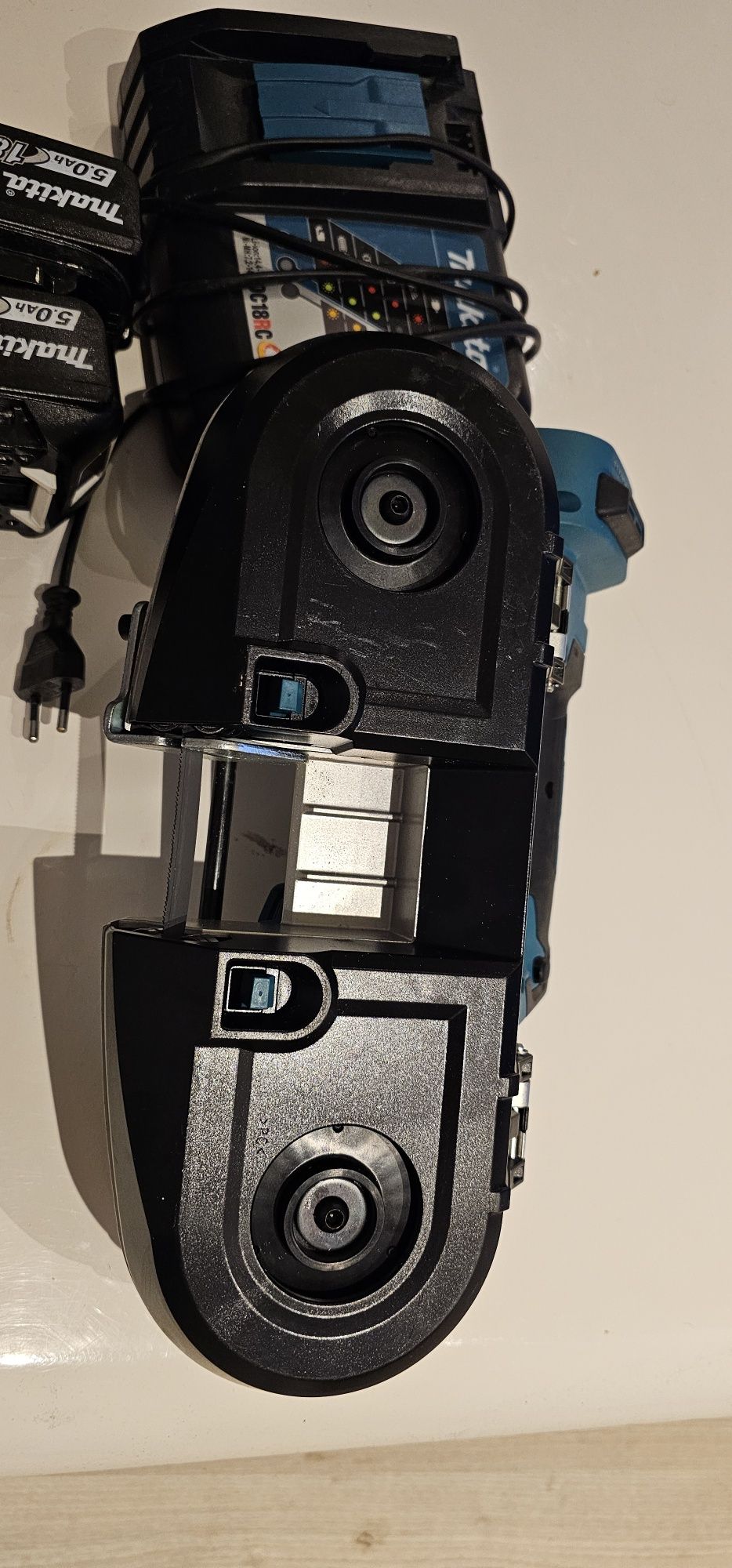 Makita DPB 184. Piła taśmowa.