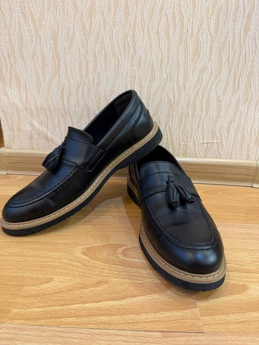 Літери чоловічі чорні