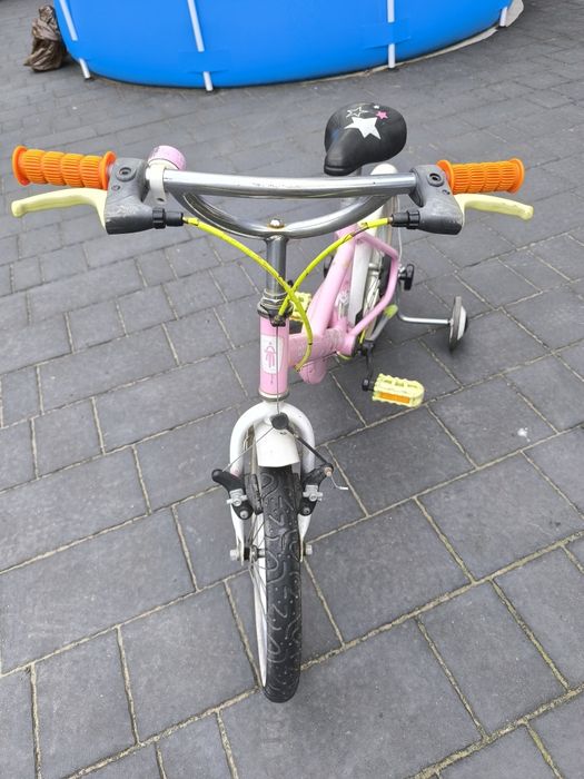 Rower 16 cali lekki firmy Btwin dla dziewczynki + kask i zestaw ochran