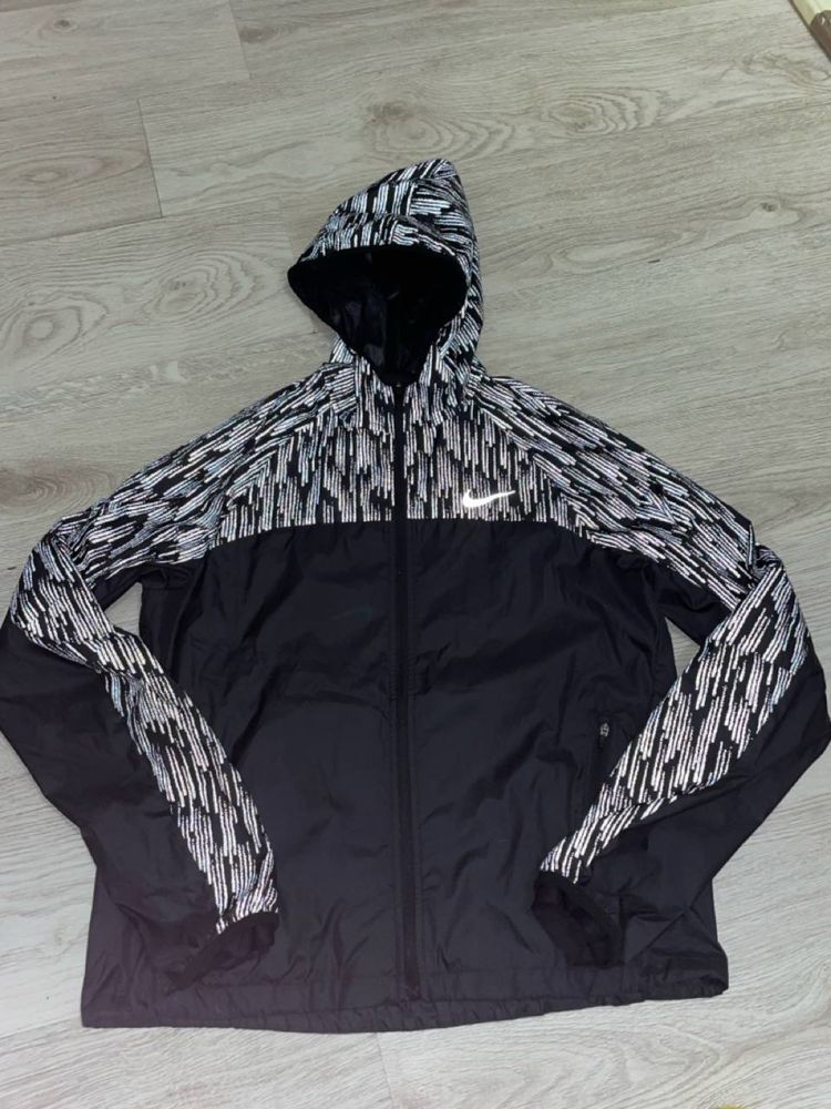 Вітровка бігова Nike Flash Jacket Hood Racer Black