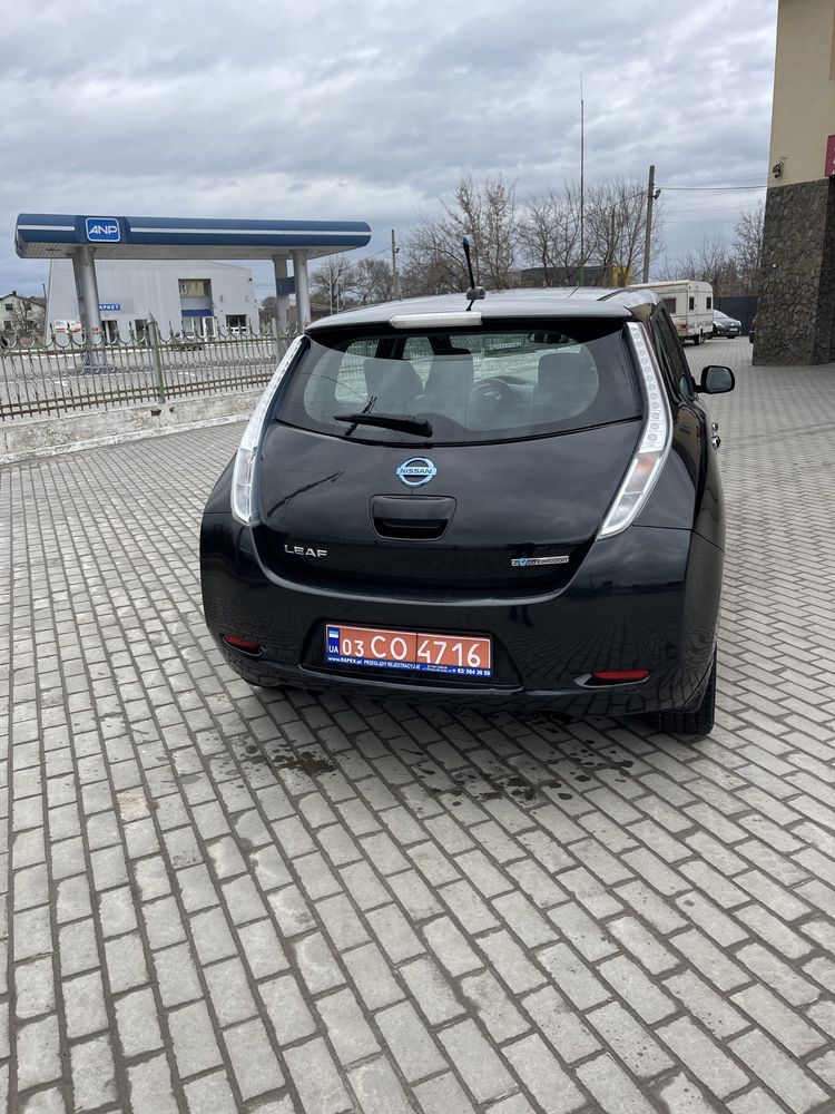 Продам Nissan leaf