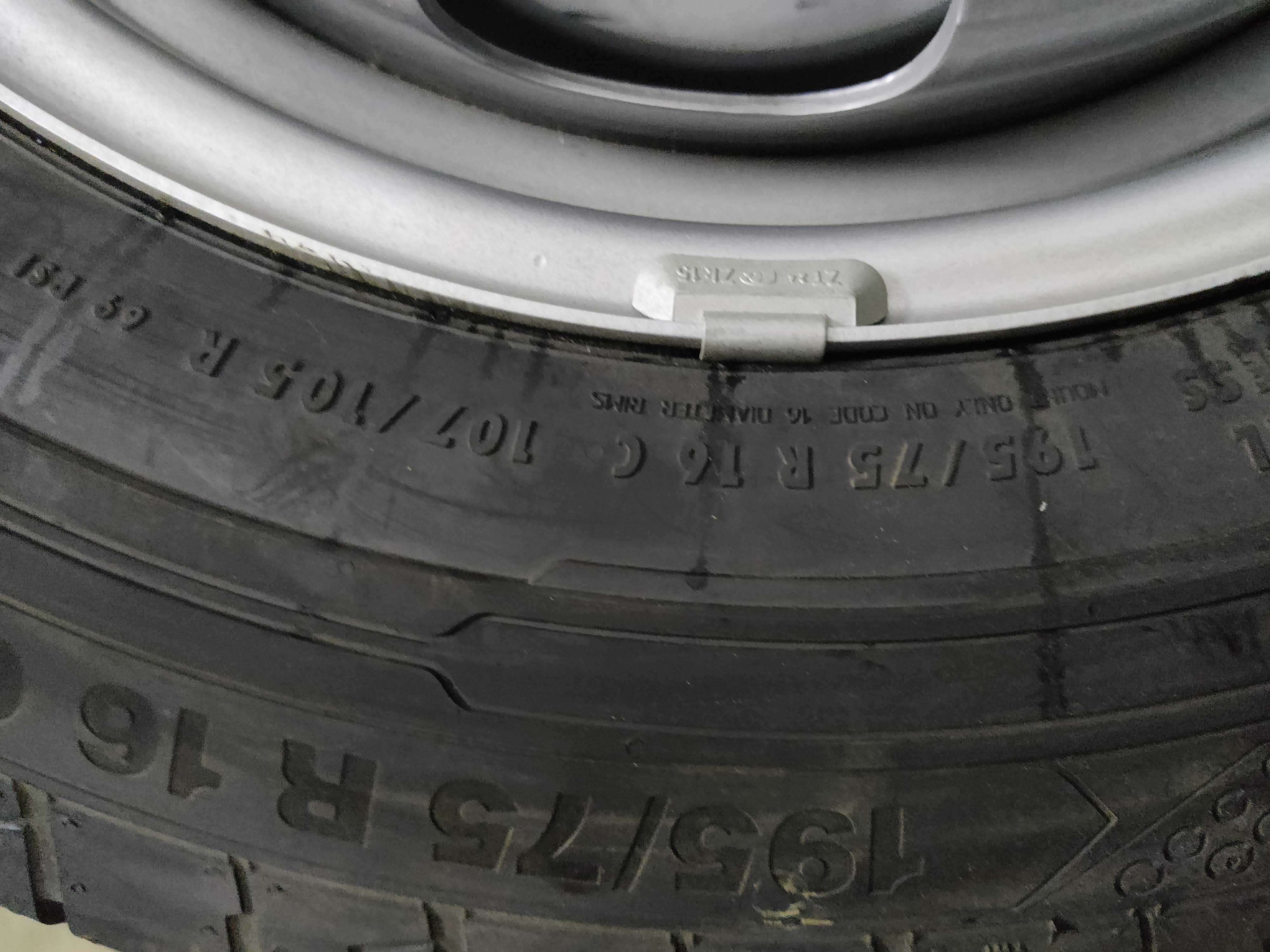 шина шини колесо Continental 195/75 r16c 12  тиждень 23 року