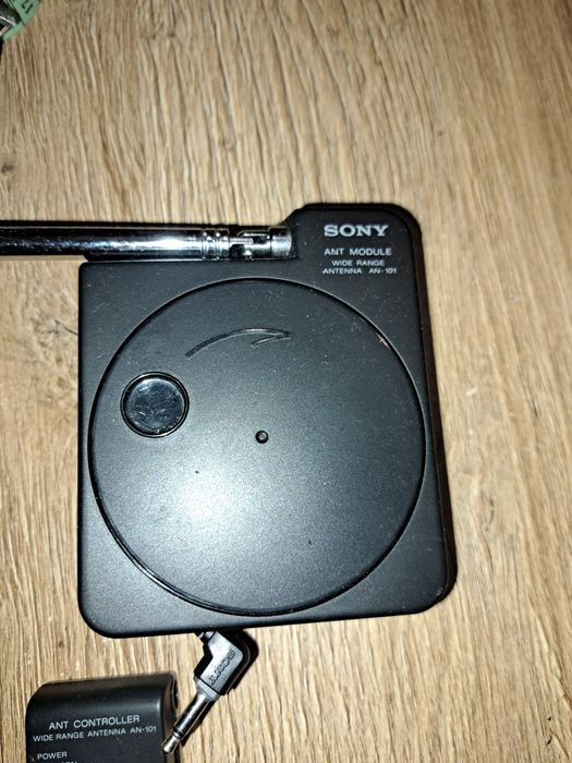 Sony radio globalnej łączności.