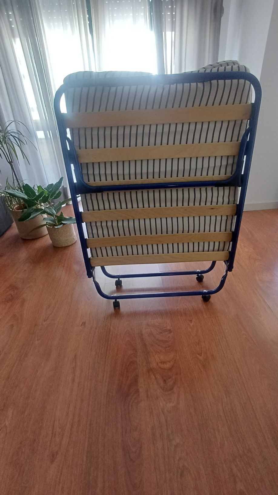 Cama de Hóspedes IKEA