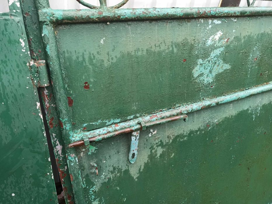 Брама металева з фірткою