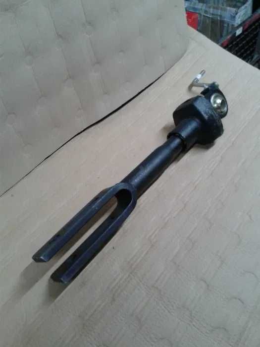 Wieszak prawy C-385 6-cylindrowy #