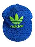Markowa czapka z prostym daszkiem Adidas regulacja szerokości z tyłu