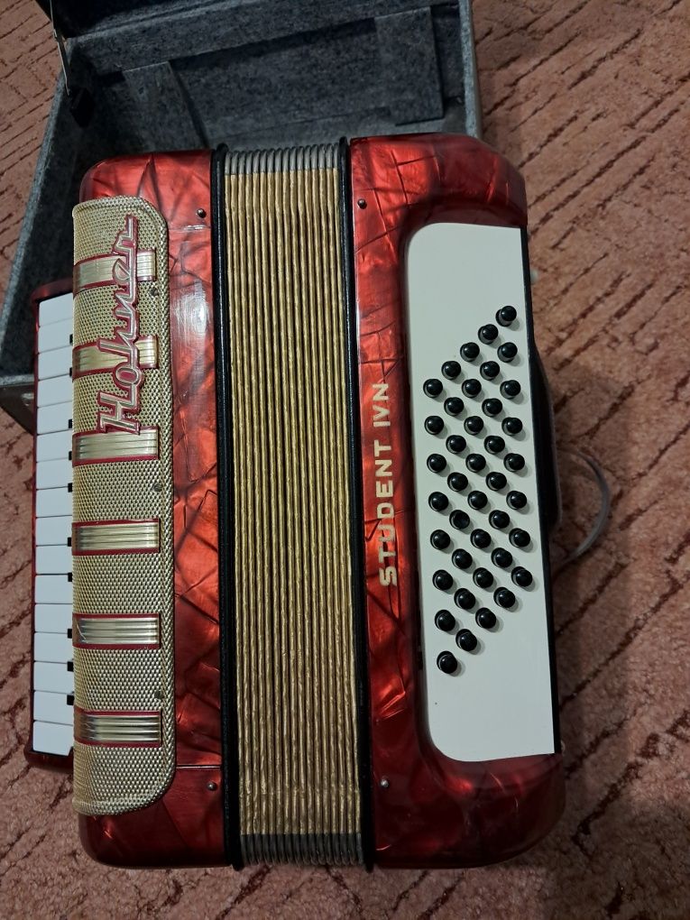 Akordeon hohner student 4