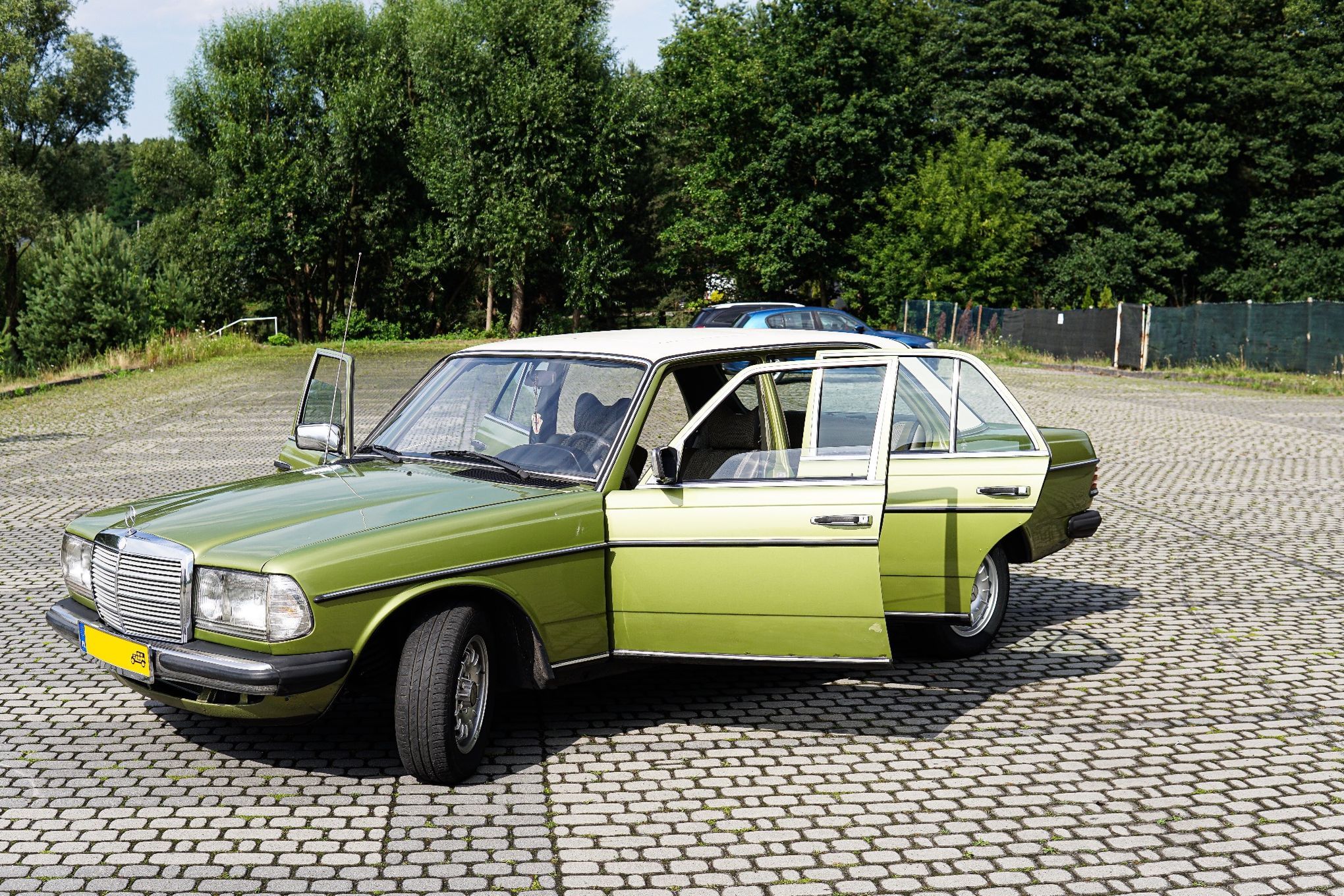Mercedes-Benz W123 W pełni sprawny, po pełnym remoncie silnika, piękny środek