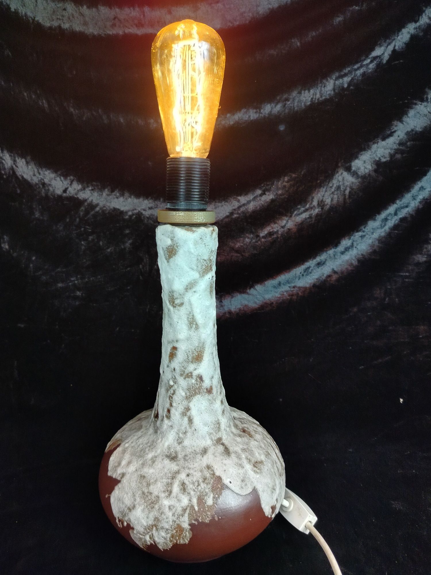 Stara duża piękna lampa Lava