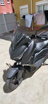 Yamaha X-max 300