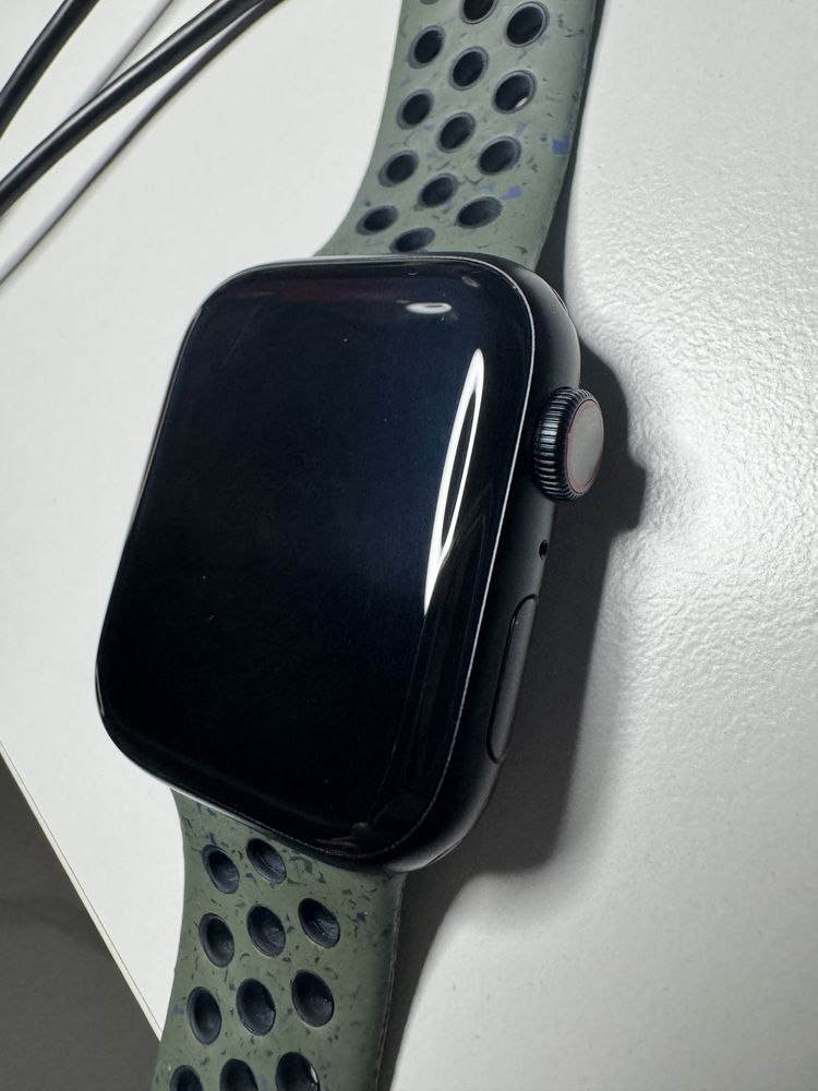 Apple Watch 9 GPS+Cellular 45mm