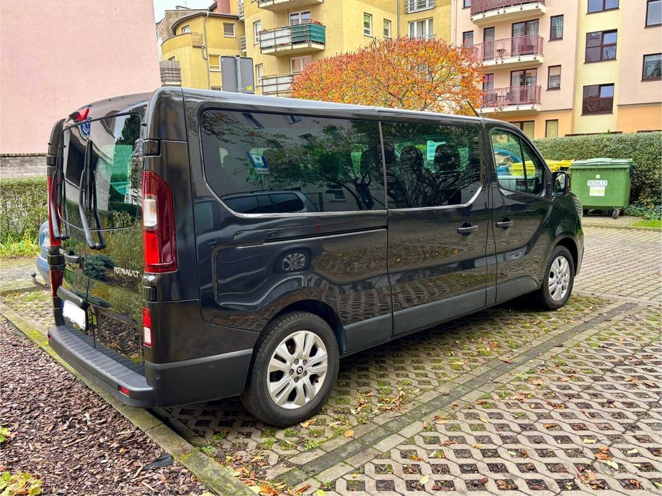 Wypożyczalnia Wynajem bus 9 osobowy Renault Trafic long 2024r.