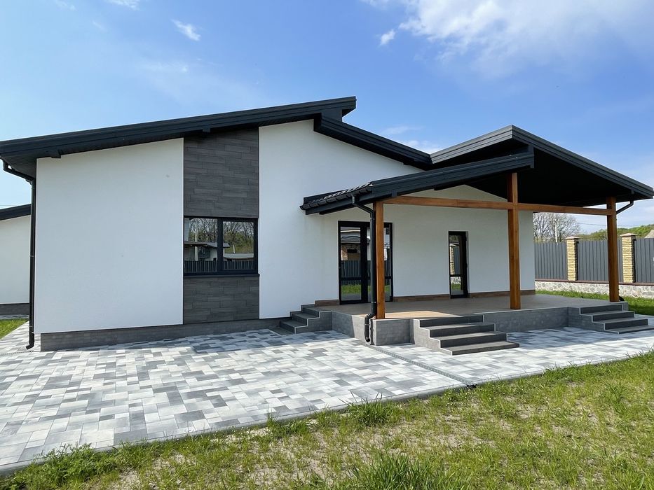 Продам будинок на Спартака біля Дендропарку.