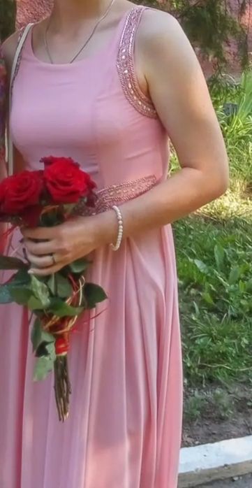 Сукня для дівчини рожевого кольору