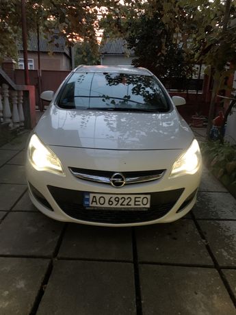 Продам авто Opel Astra j sport tourer 1.6