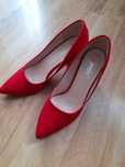 Buty na słupku 38