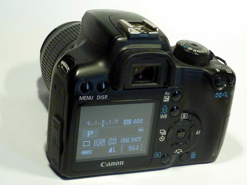 Canon 1000D + obiektyw 18-55mm IS