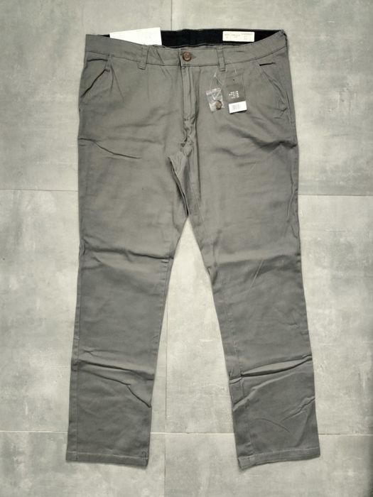 Spodnie męskie chinosy szare, Livergy, rozm 52