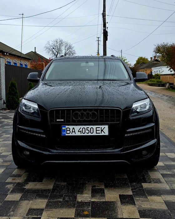 Audi  q7 2013 рік