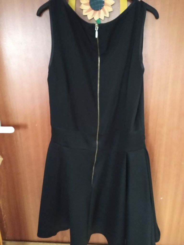 Czarna sukienka na okazję