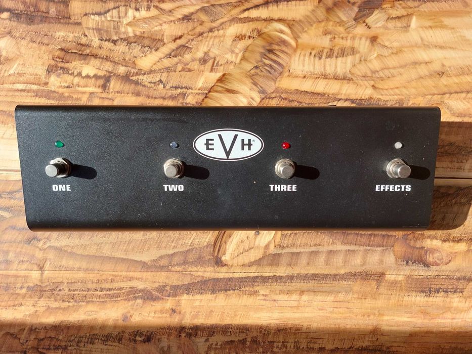 Amplificador EVH 5150 III EL34 50W como novo