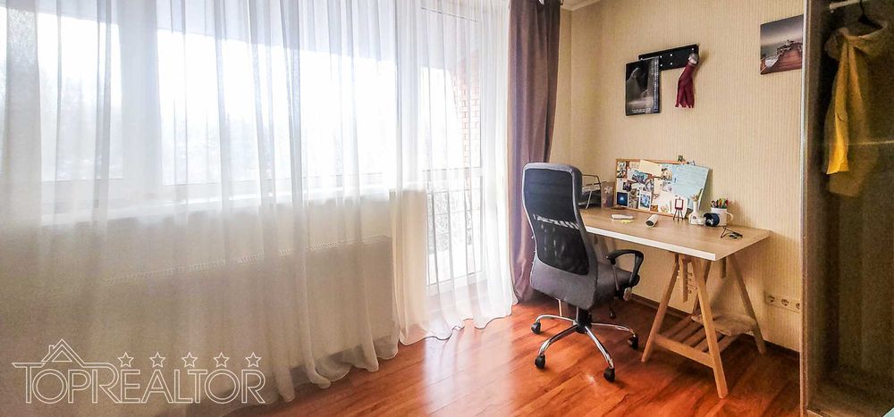 У продажі затишний таунхаус з виходом на Журавлівське водосховище!