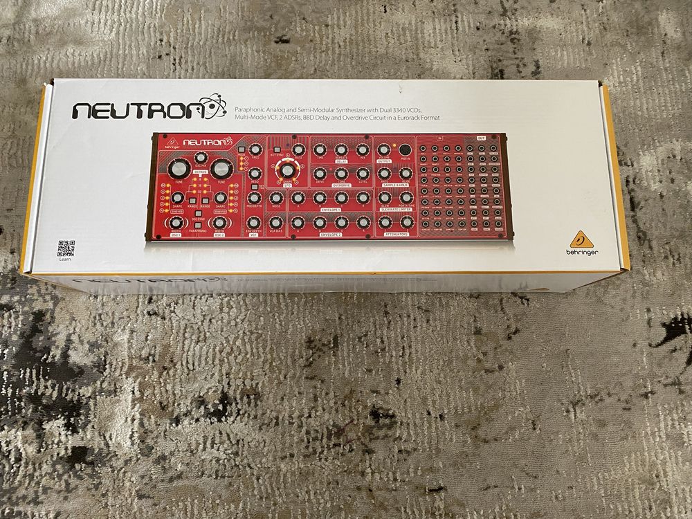 Syntezator analogowy Behringer neutron