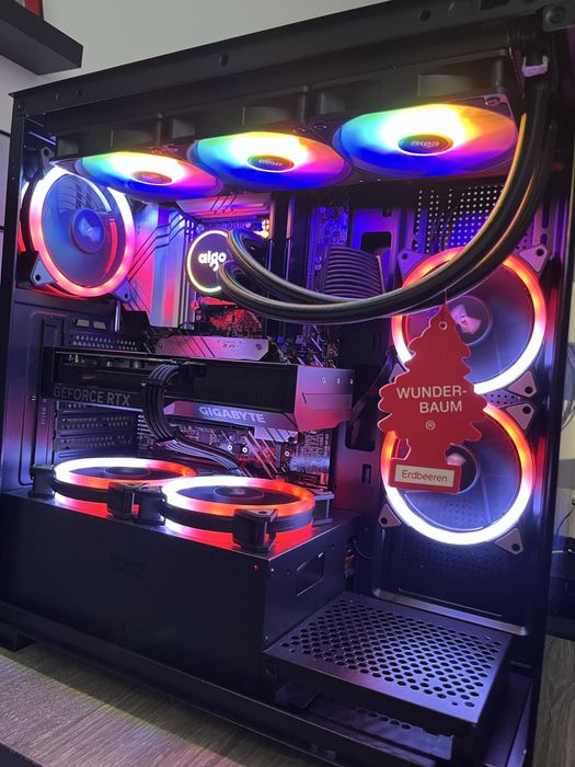 Składanie komputerów, montaż stanowisk gamingowych i biurowych