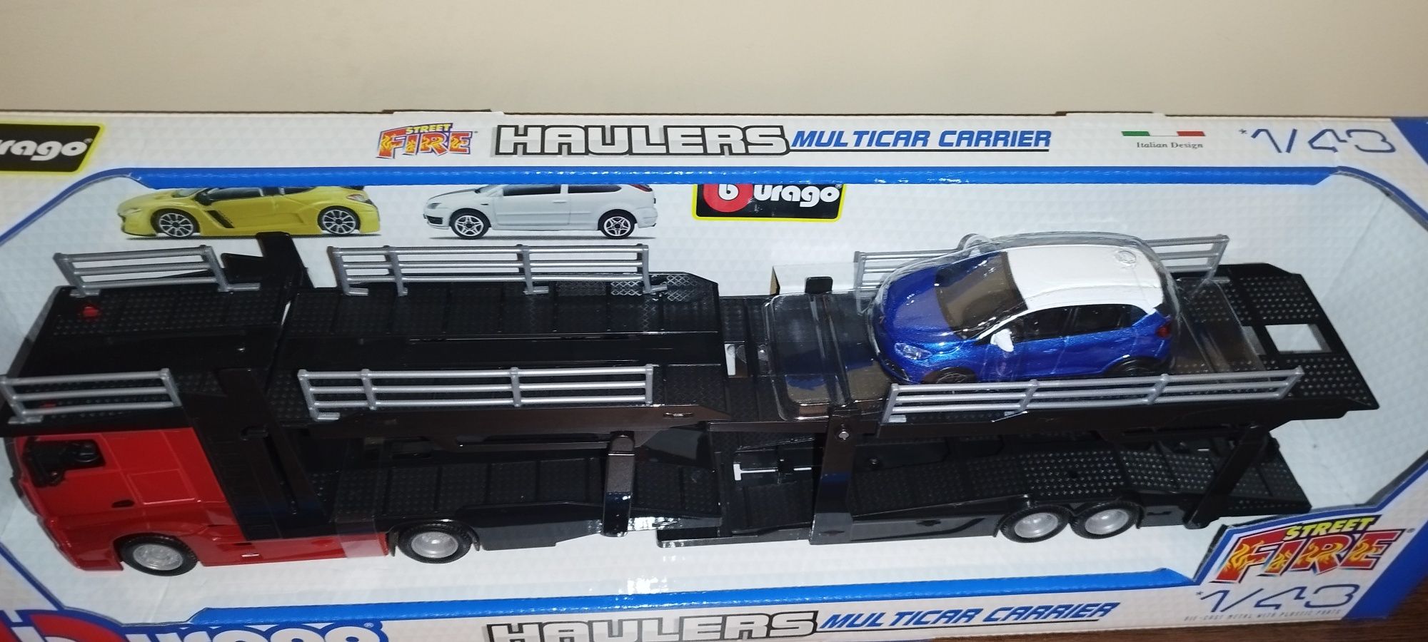 Bburago Street Fire Laweta Mercedes Actros Red, skala 1:43 Burago.