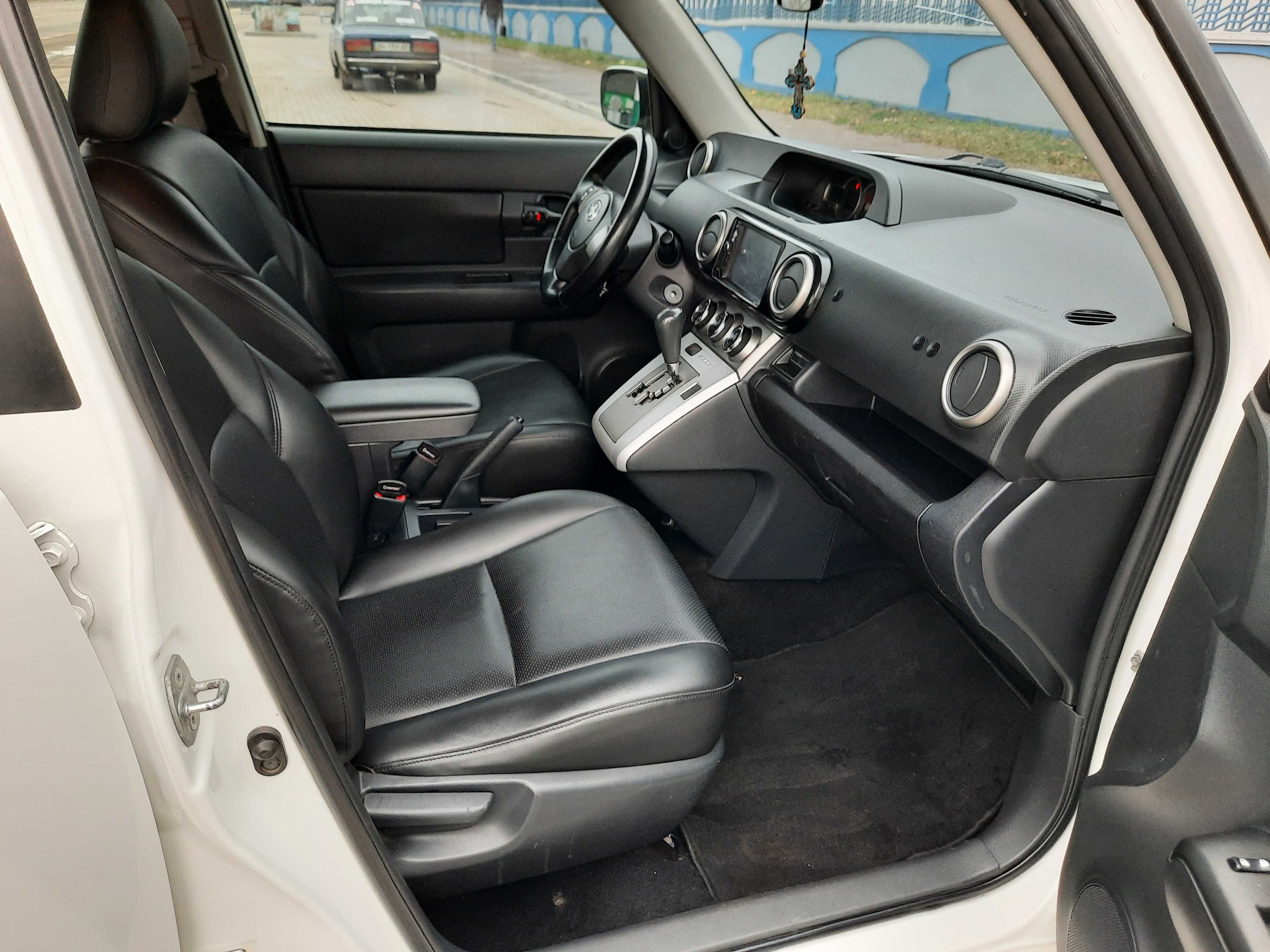 Toyota Scion    LPI автомат 2,4 л. 2013г.в.