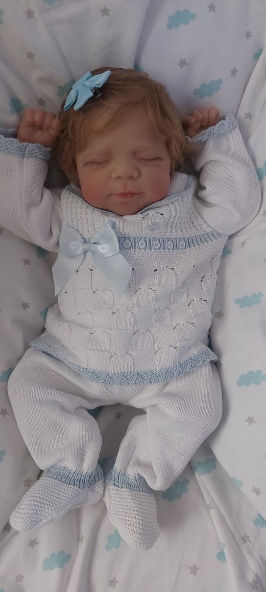 Bebe reborn realista menina com 50 cm com enxoval