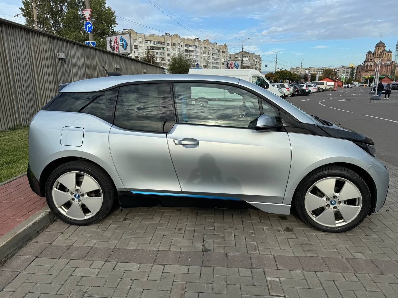 BMW i3 2015 електро SOH 90%. 19kw залишок, ксенон