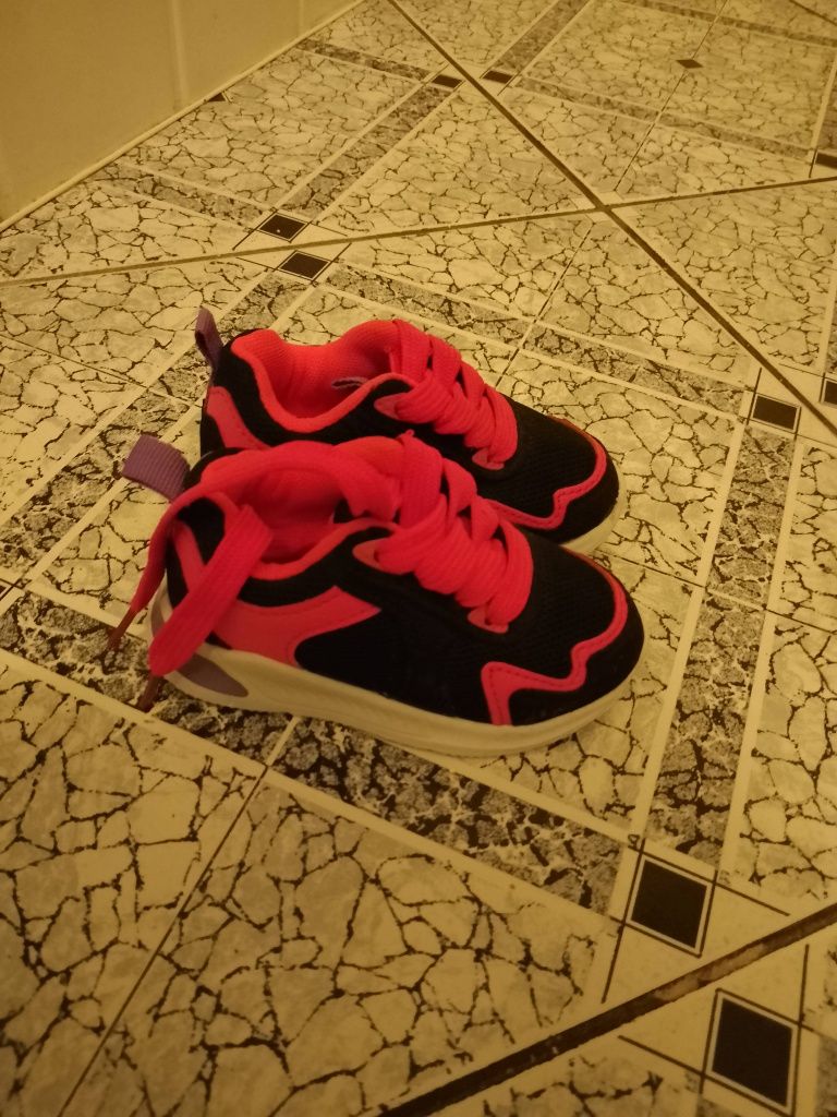 Adidasy dziecięce