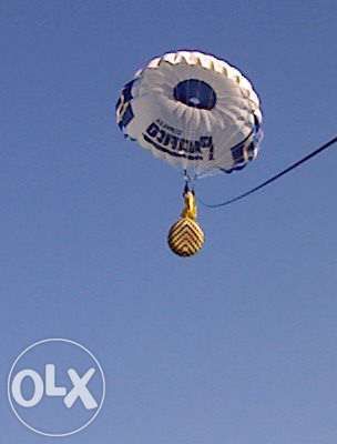 Parasaill paraquedas para andar atras de um barco ou de mota de agua